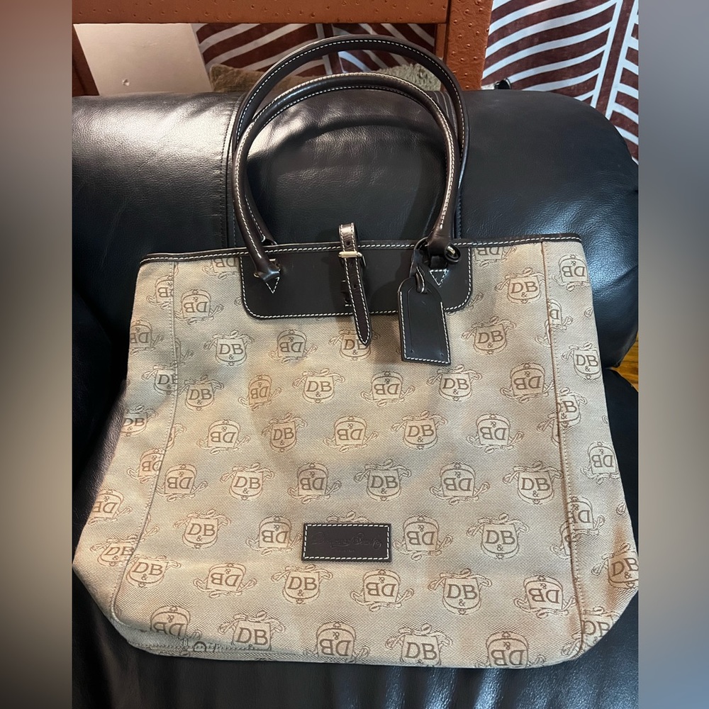Dooney and Bourke shoulder bag